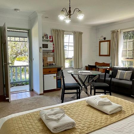 Swansea Cottages & Lodge Suites Екстериор снимка