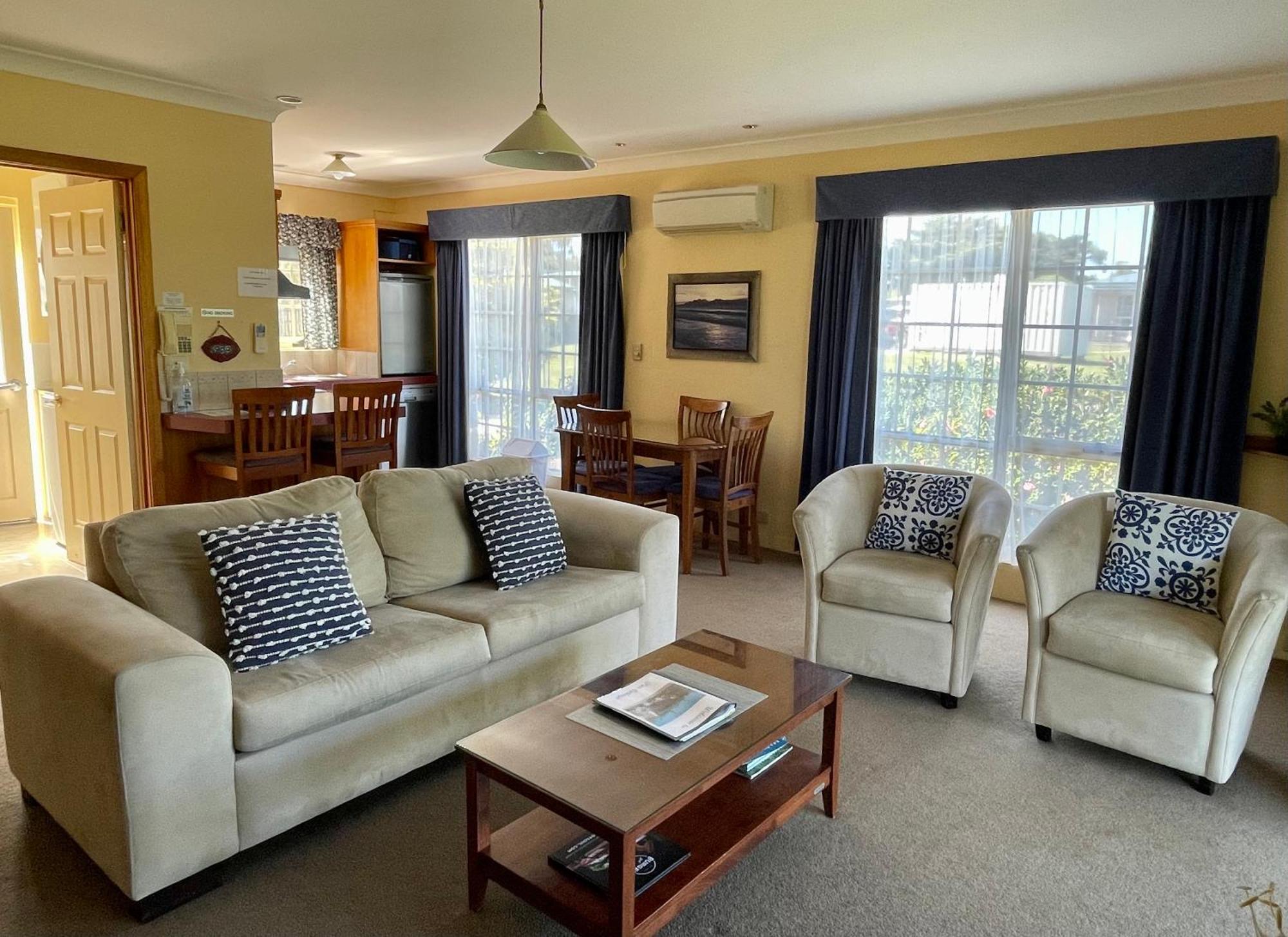Swansea Cottages & Lodge Suites Екстериор снимка