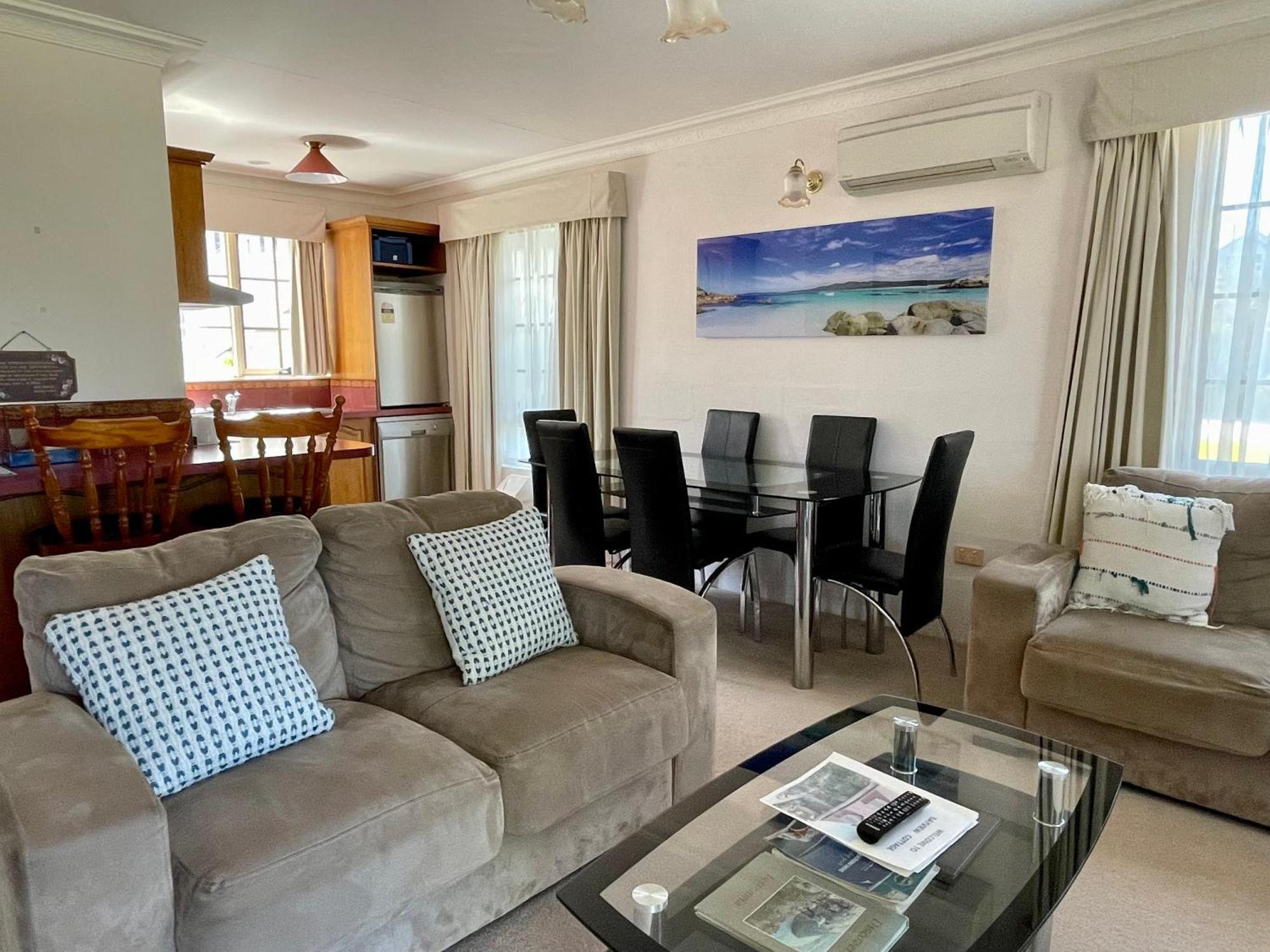 Swansea Cottages & Lodge Suites Екстериор снимка
