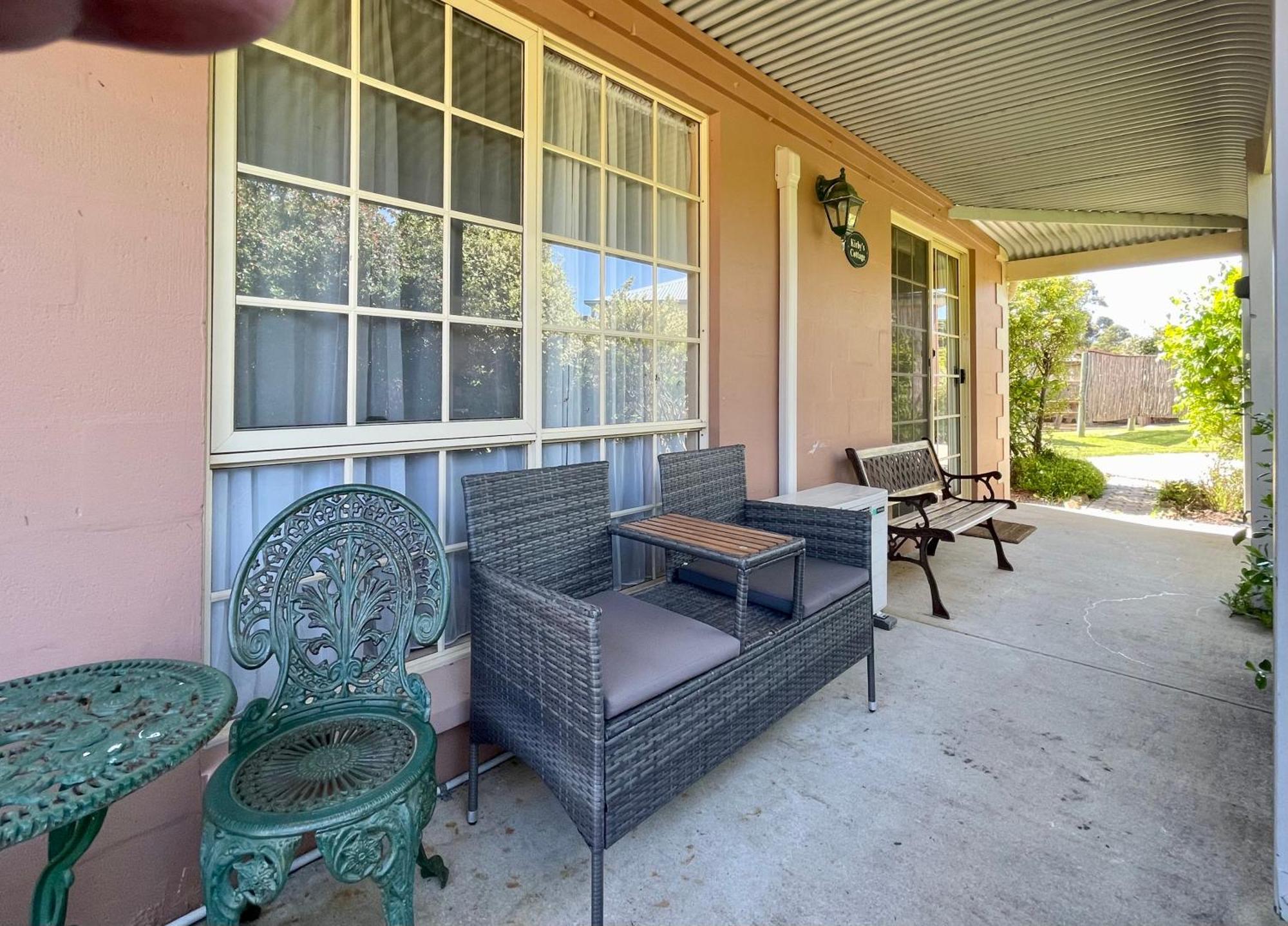 Swansea Cottages & Lodge Suites Екстериор снимка