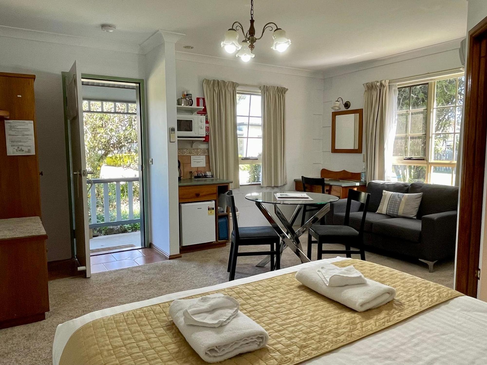 Swansea Cottages & Lodge Suites Екстериор снимка