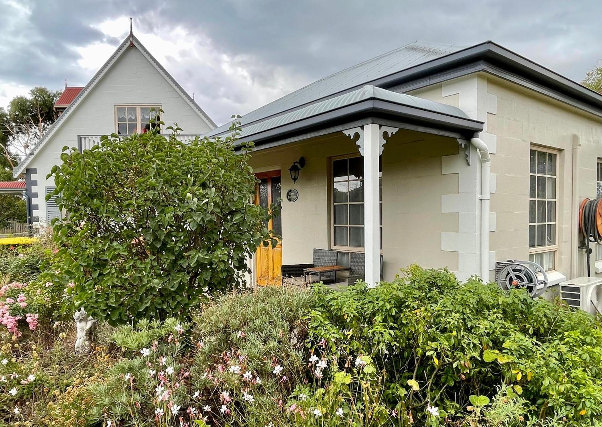 Swansea Cottages & Lodge Suites Екстериор снимка
